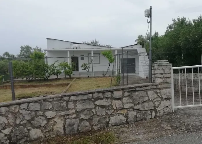 Charming House Tonci Semesterbostad *