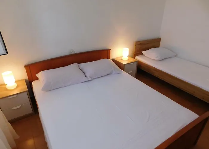 Charming House Tonci Semesterbostad *