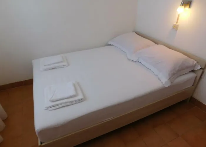 Charming House Tonci Semesterbostad *