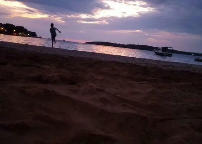 Semesterbostad Charming House Tonci Lovište